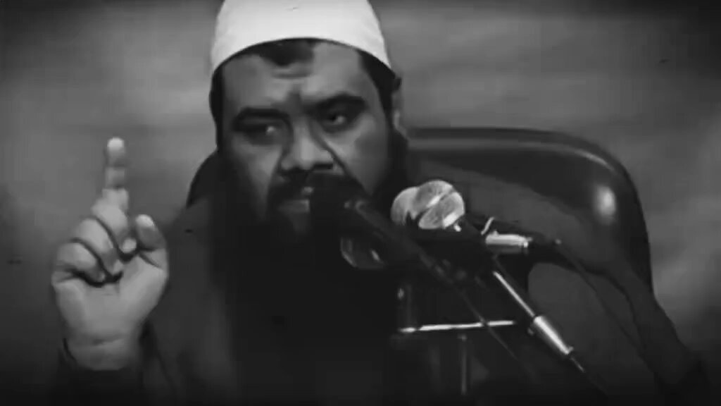 اوعي تيأس مني...استحلفك بالله اوعي تيأس أبدا من روح الله ومغفرة الله.... امشي الله ب معصيتك...امشي الي التوبة ولو كنت تفعل الذنب كل دقيقة....إياك واليأس من روح الله....