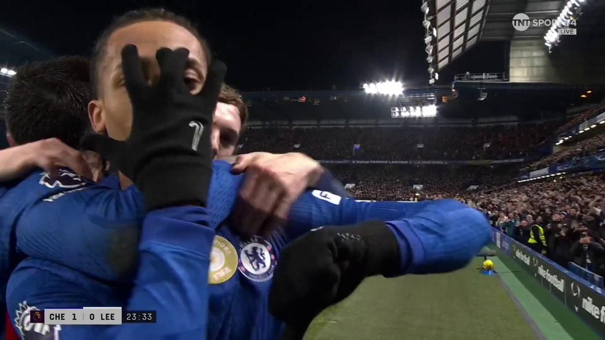 Cole Palmer links up brilliantly with Joao Pedro to give Chelsea the lead at Stamford Bridge 💫 TNT Sports & discovery+ UK