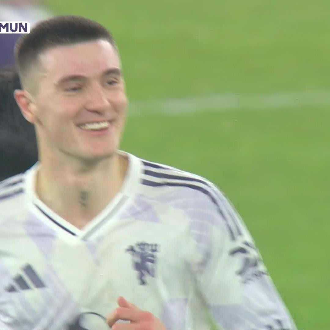 A one-touch wonder from Benjamin Šeško 😮‍💨👟 #WHUMUN | #SSPremierLeague