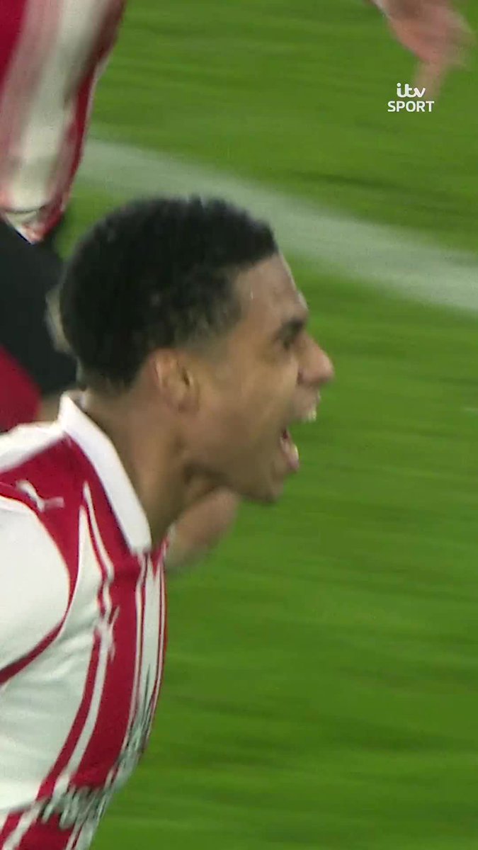 The finish. The winner. The fans celebrating. The boo's in the background. IT'S THE PERFECT CLIP.