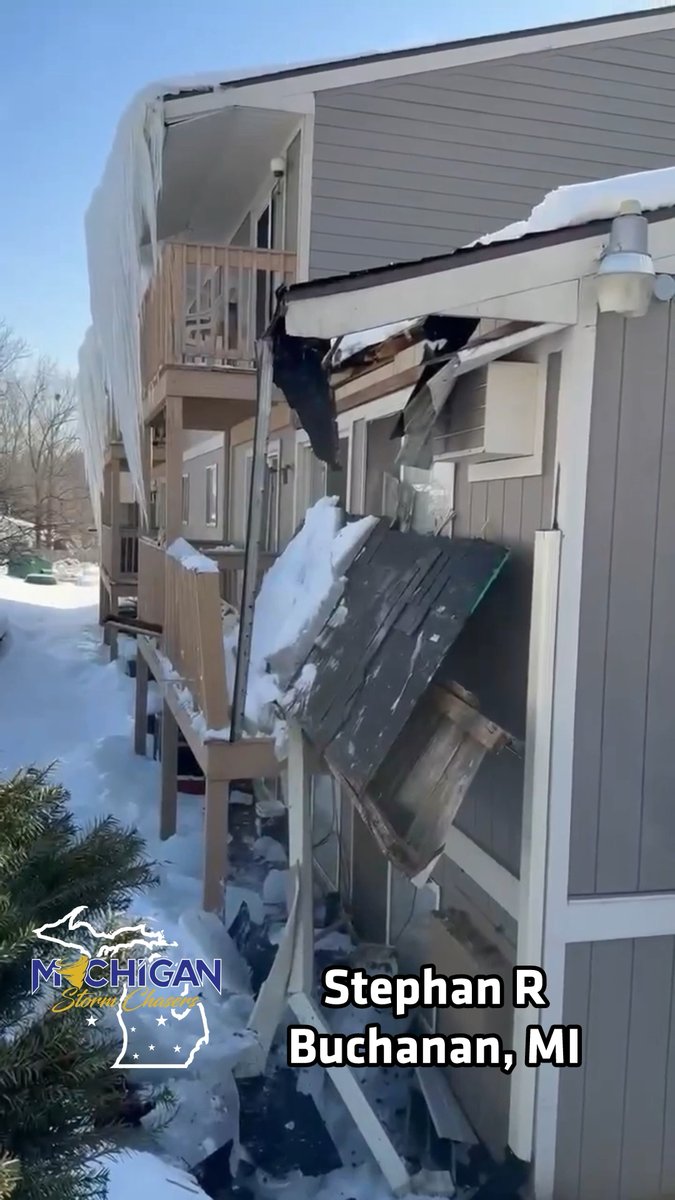 NOT GOOD. The weight of melting ice and snow today damaged an apartment complex in southwest Michigan. 2/10/26