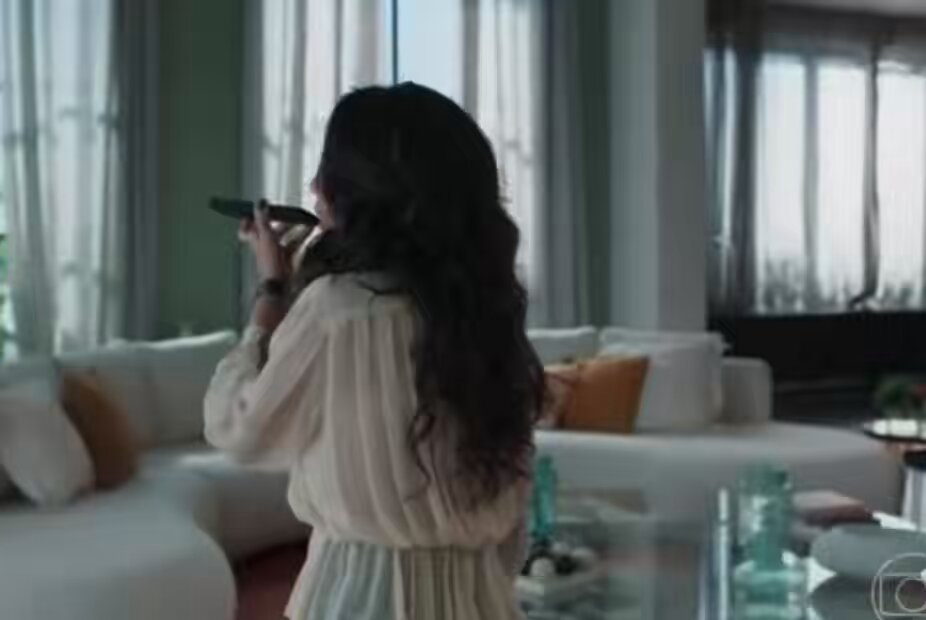 o fato da lorena ser a primeira pessoa que a zeny liga quando descobre a traição me pega MUITO. ela sabe o quanto a filha sempre deu apoio e esteve lá por ela. emocionadíssima com essa cena 🥹 #TresGraças