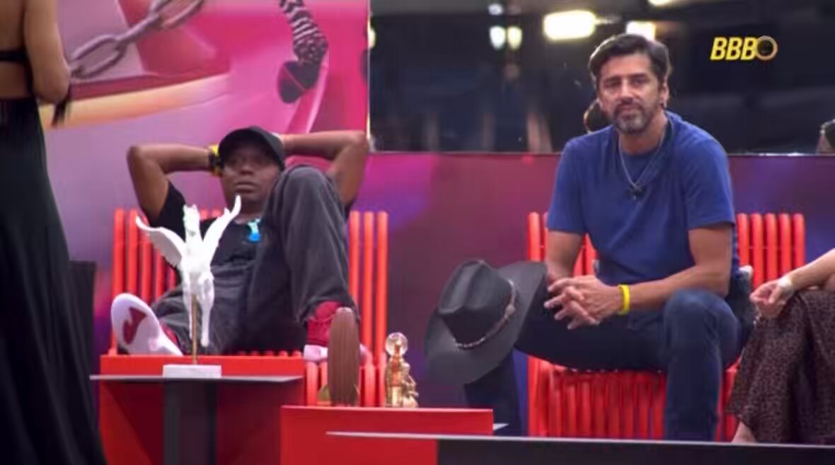 o jonas e o cowboy já tão falando em paredão falso kkkkkkkkkk como são previsíveis #BBB26
