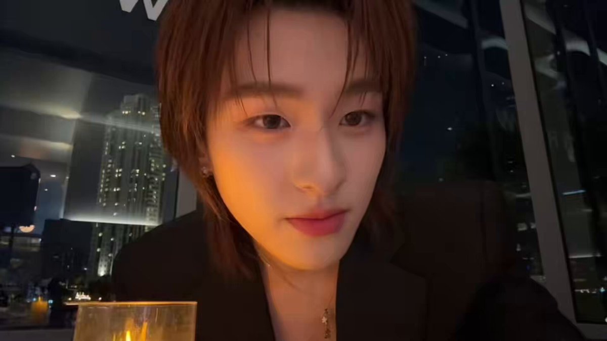 แคปชั่น : อย่ามาเล่นกะใจเราน้า เอ้ออออใครไปเล่นกับใจเคะหัวแถว รบกวนรับผิดชอบด้วยนะคะ #kongjiro Kong.Jiro