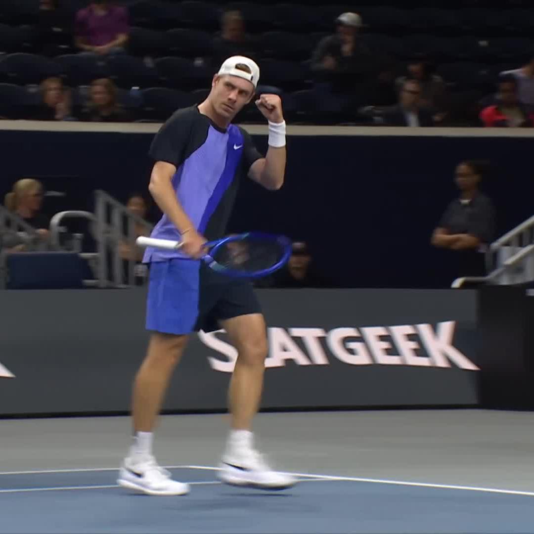 Here's Shapovalov belting the living daylight out of the ball 👀 The defending Dallas champion is in a mood tonight! Shapo #DALOpen