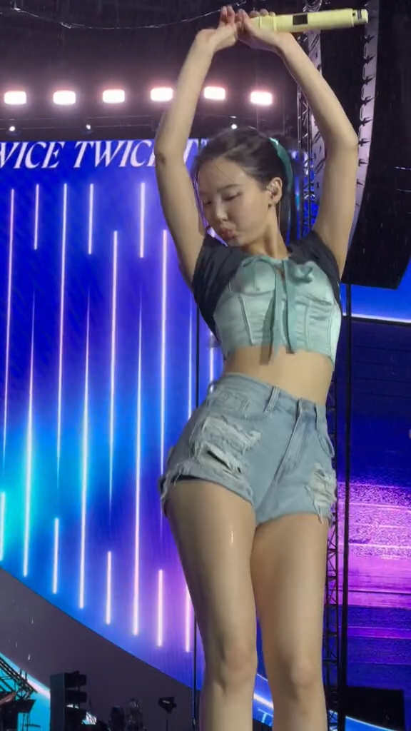 nayeon of the day