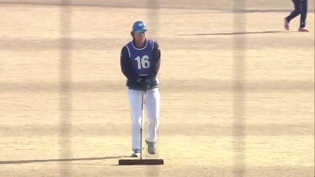 えっと、アルバイトの方ではないですよね笑!?😂 #seibulions #甲斐野央 投手 👇ライブ配信はこちら