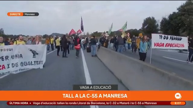 Vaga a educació: desenes de manifestants tallen la C-55 en tots dos sentits a Manresa Ho explica Núria Bacardit #Matins3Cat