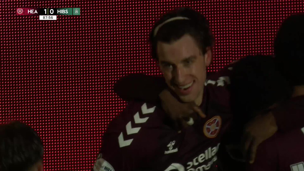 Unreal scenes at Hearts last night. 88th minute winner in the pissing rain in the Edinburgh Derby to go 6 points clear at the top. Chaos behind the goal, Derek McInnes sprinting up the touchline to celebrate with the ball-boy. What a sport.