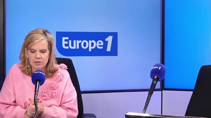 Karine le marchand harcelée : "Je compatis pour elle (...) C'est comme dans une chasse à cour, et c'est la curée, c'est très compliqué de se défendre" déclare Gabrielle Cluzel #ChristineKellyEtVous Christine KELLY #Europe1