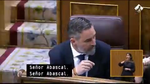 #EnDirecto | Sánchez llama a Abascal para que le mire mientras este conversa: "Señor Abascal, señor Abascal... Debe ser muy importante. Hemos sabido que su asesor cobra 26.700€ al mes. ¿Entonces cuánto cobra el asesorado? 26.700 no es la España que madruga. Hay que tener cara"