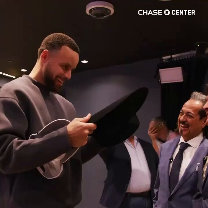 ¿Stephen Curry y los Tigres del Norte? 😱 ¡SÍ, ES REAL Y HUBO 'NIGHT, NIGHT'! 🤠 📹 Chase Center