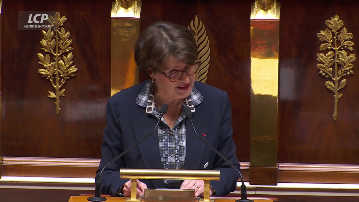 Incroyable sortie de Genevard qui qualifie Delphine Batho d’extrême gauche et tente de nous expliquer que la loi Duplomb n’est pas un scandale et que la pétition a été artificiellement gonflée par les algorithmes Ce gouvernement putschiste a vrillé complet