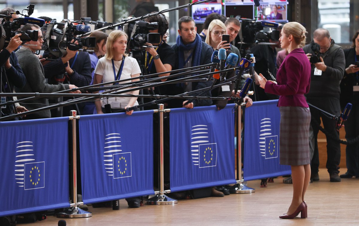 Russia is not winning this war. Its casualty rates are surging, and its economy is struggling. Today, Ministers will discuss how we can further support Ukraine. On the table are proposals to establish two training facilities inside Ukraine and to mobilise additional private capital through the European Investment Bank. My doorstep ahead of the Defence Ministers’ meeting ↓