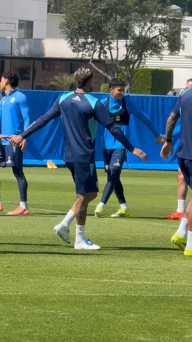 🚂🚂🚂🇦🇷🇦🇷🇦🇷 Nico Ibáñez tiene su primer entrenamiento con Cruz Azul El argentino estará convocado para mañana ante Vancouver, será decisión de Larcamón si tiene minutos en el Cuauhtémoc No debe haber problema con su registro en CONCACAF