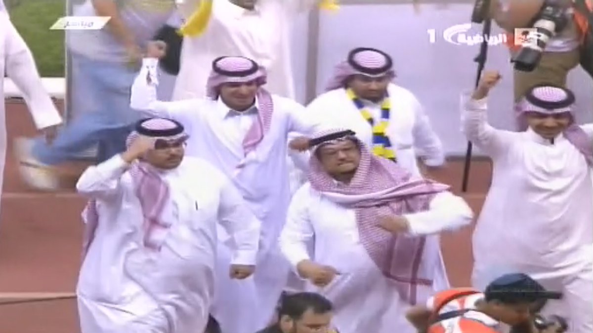 الله عليك يا كحيلان ماودك ترجع رئيس للنصر العالمي وحشتنا💛💙 فيصل بن تركي الله يا وقت مضى .. لو هي بايدينا مايروح والله يا عمر قضا .. بين الأماني والجروح زرعت الفرح في في قلوبنا بعد غياب سنوات الله يسعدك ويطول بعمرك ويحفظك يااارب🌹🙏