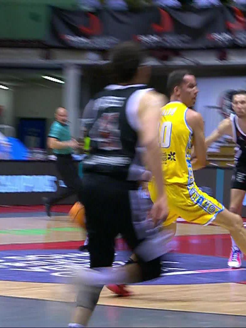 WAIT, where did the ball go?! 🫥 #BasketballCL | Dreamland Gran Canaria