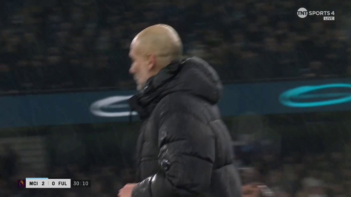 Nico O’Reilly finishes off an incredible move by Man City!! 🤩 Arsenal, City are on their way 👀