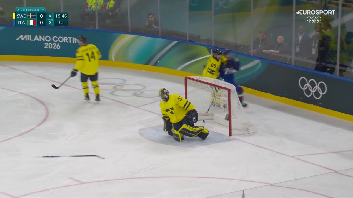 Nej! Vad händer!? Italien gör 1-0 mot Tre Kronor efter en väldigt märklig situation 🤯 📲 Streama hela OS i Milano Cortina 2026 på HBO Max och se det bästa på Eurosport 1.