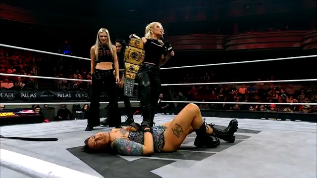 #AEWDynamite LIVE, 8/7c, TBS + HBO Max TONIGHT! AEW Women's World Title Strap Match Kris Statlander vs Thekla テクラ After Thekla whipped Stat with a belt, "Straplander" made her choice for a stipulation! Stat vs Thekla STRAP MATCH for the Title, TONIGHT!