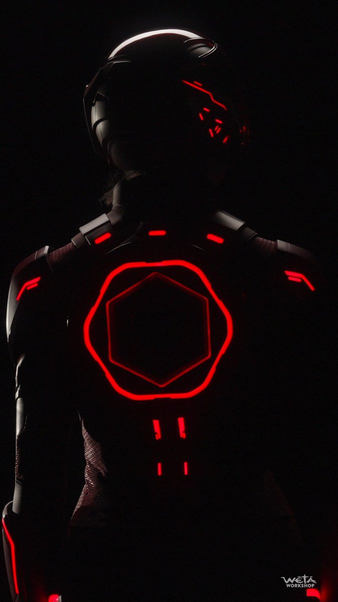 Integrating the wholly imaginative world of #TronAres into a series of suits meant integrating one of its most defining visual signatures: light.