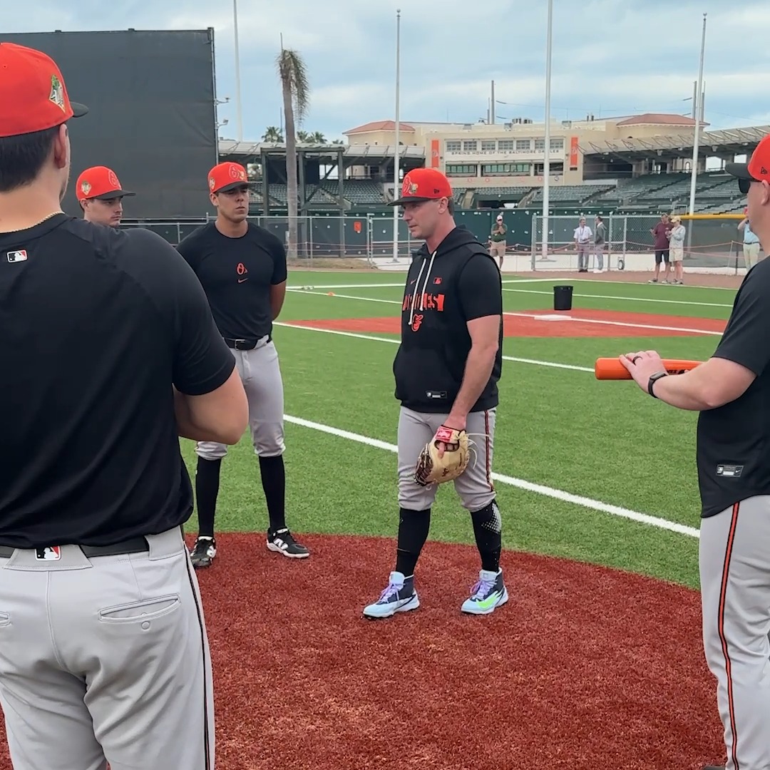 Polar Pete touched down in Sarasota and immediately went to work with his teammates 🤝
