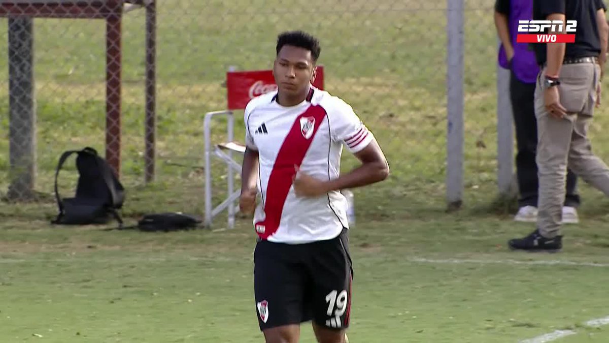 🇳🇬🇦🇷 Jonathan Spiff, jugador nacido en Argentina y con raíces nigerianas, debutó oficialmente en la RESERVA de RIVER PLATE.