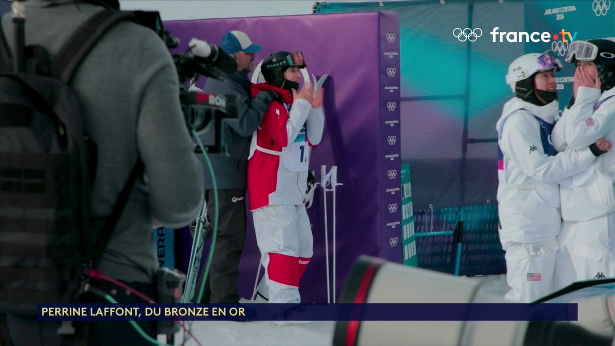 ❄️ #MilanoCortina2026 | Quand Perrine Laffont pensait sortir du podium 😅 🥉 La Française a profité d'une erreur de la grande favorite, Jakaria Anthony.