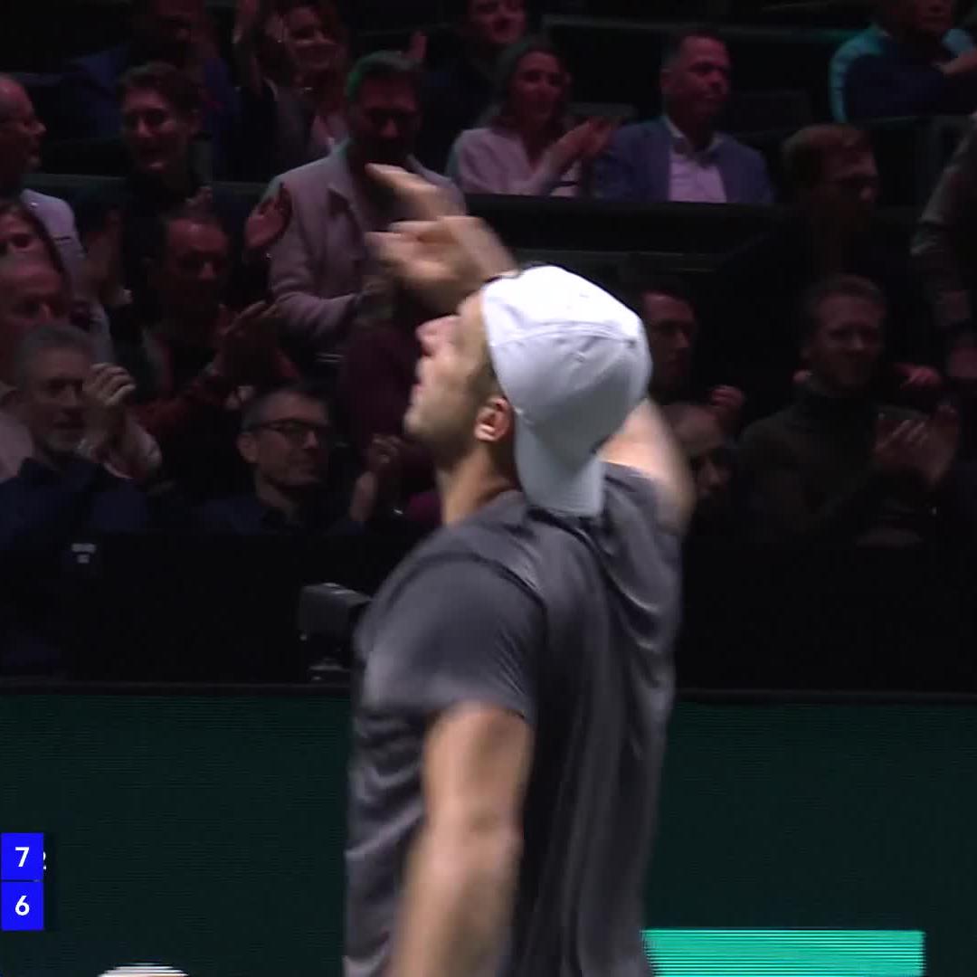 Tallon stands tall 🫡 On his 5th match point, Tallon Griekspoor edges Halys 7–5 7–6(11) to reach the Rotterdam quarter-finals. #abnamroopen