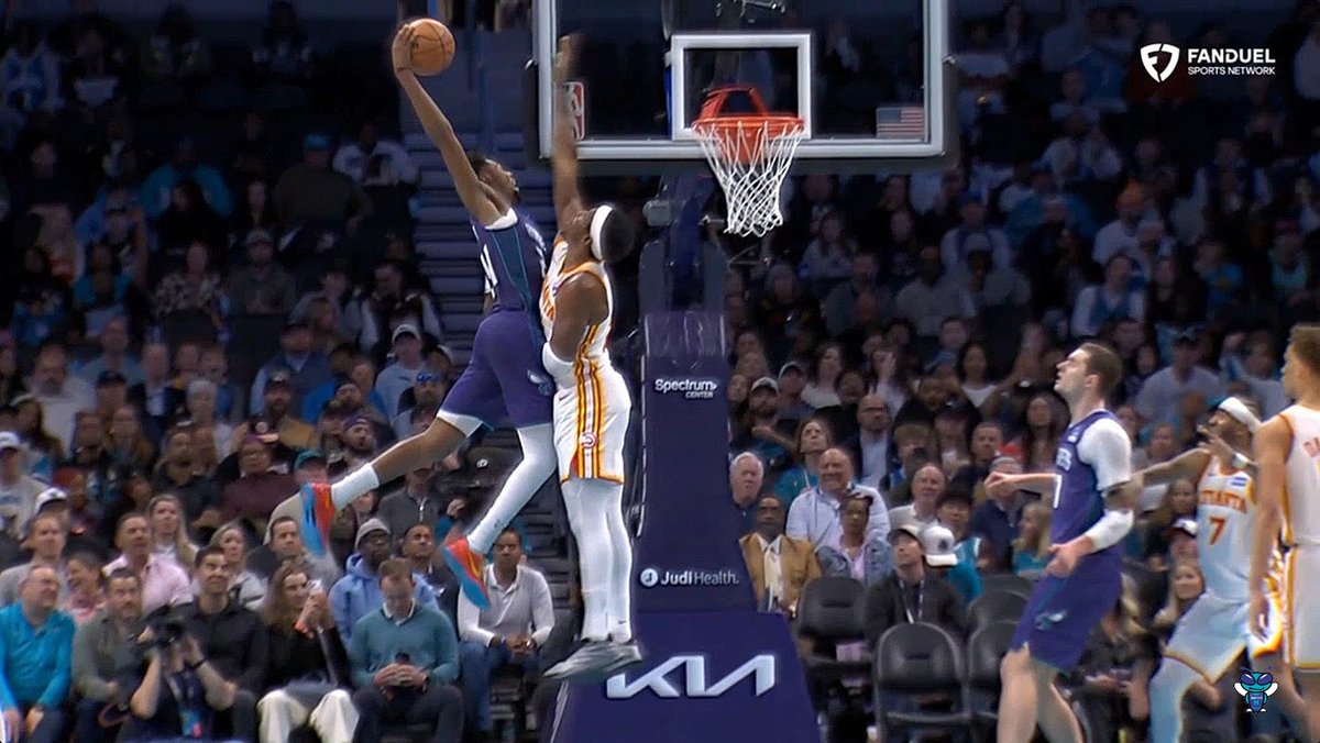 Brandon Miller throws it DOWN with authority over Onyeka Okongwu! 😱