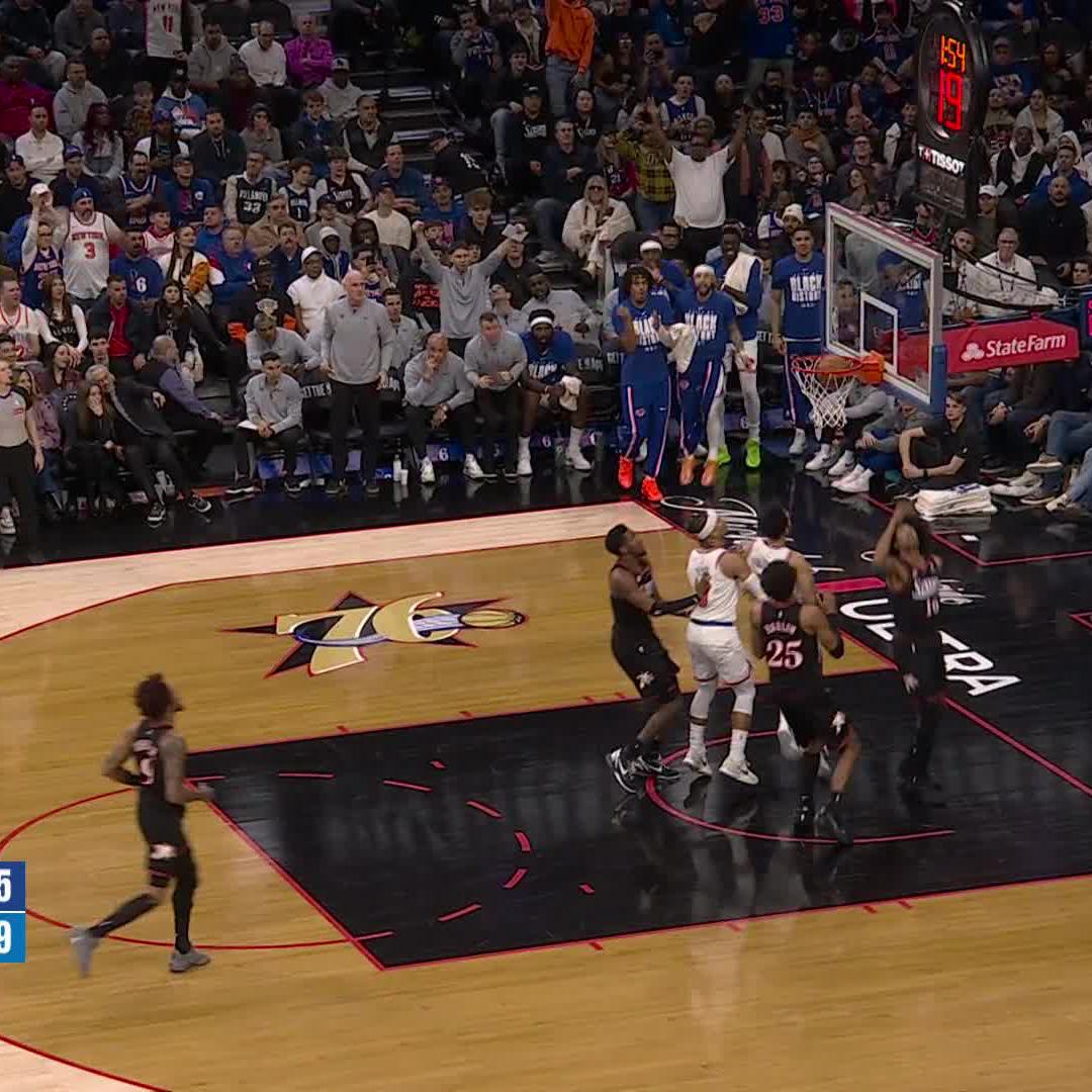 THIS IS KNICKS BASKETBALL.