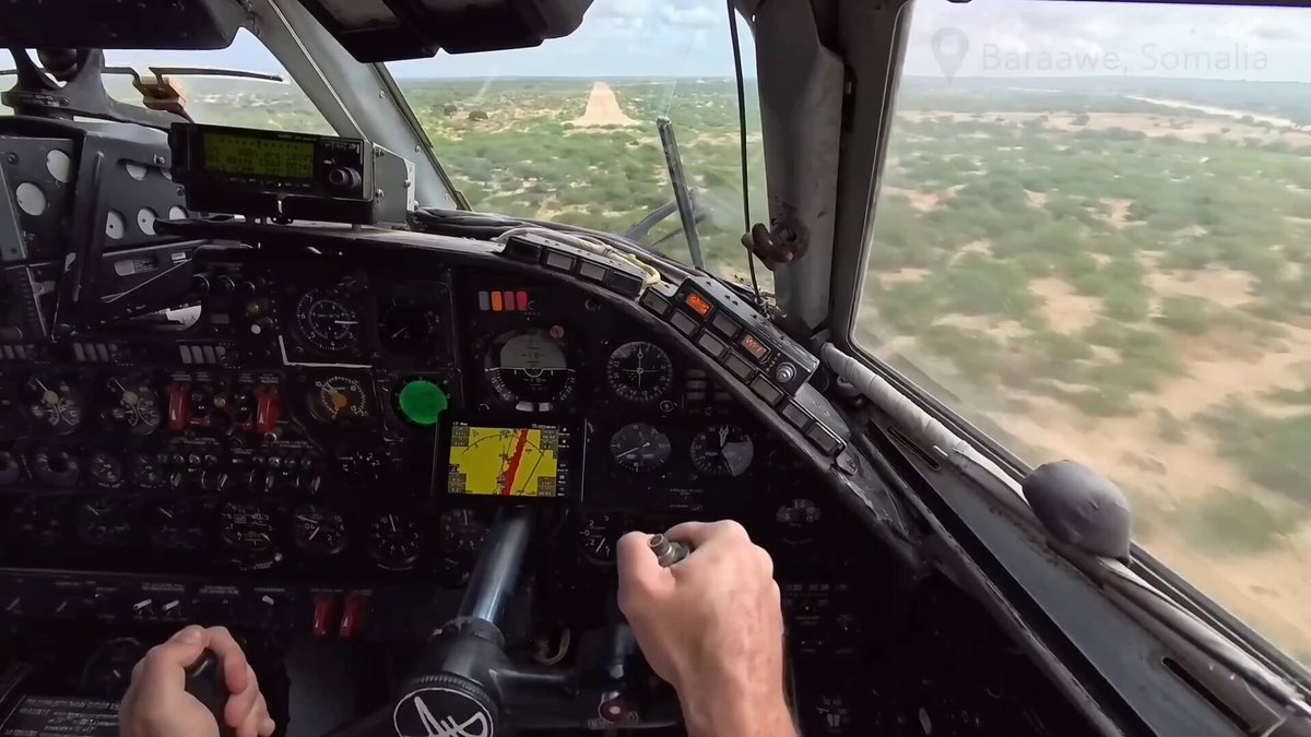 An-26 pilot performs a fully hand flown approach to a remote dirt airstrip. 📹: ivan_x_ο(YouTube)