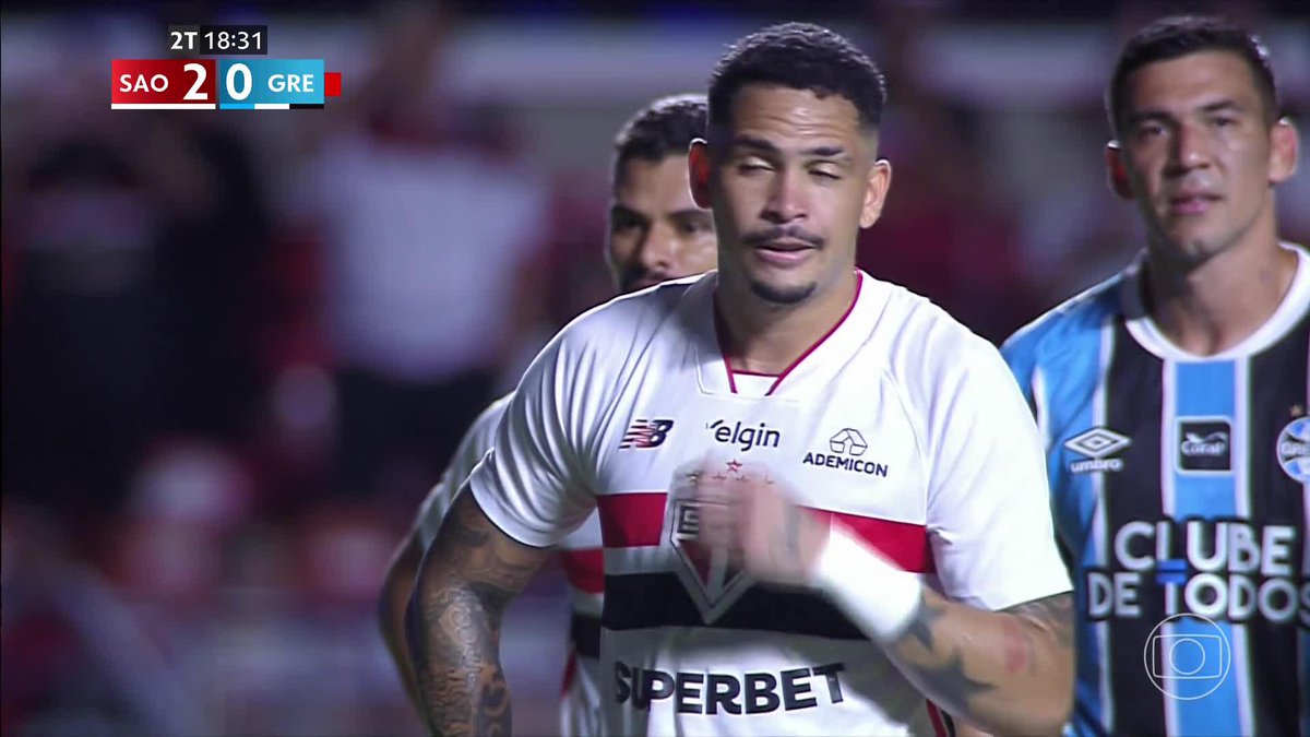 O pênalti perdido por Luciano. Weverton defendeu. 🎥 TV Globo 📺 | ge