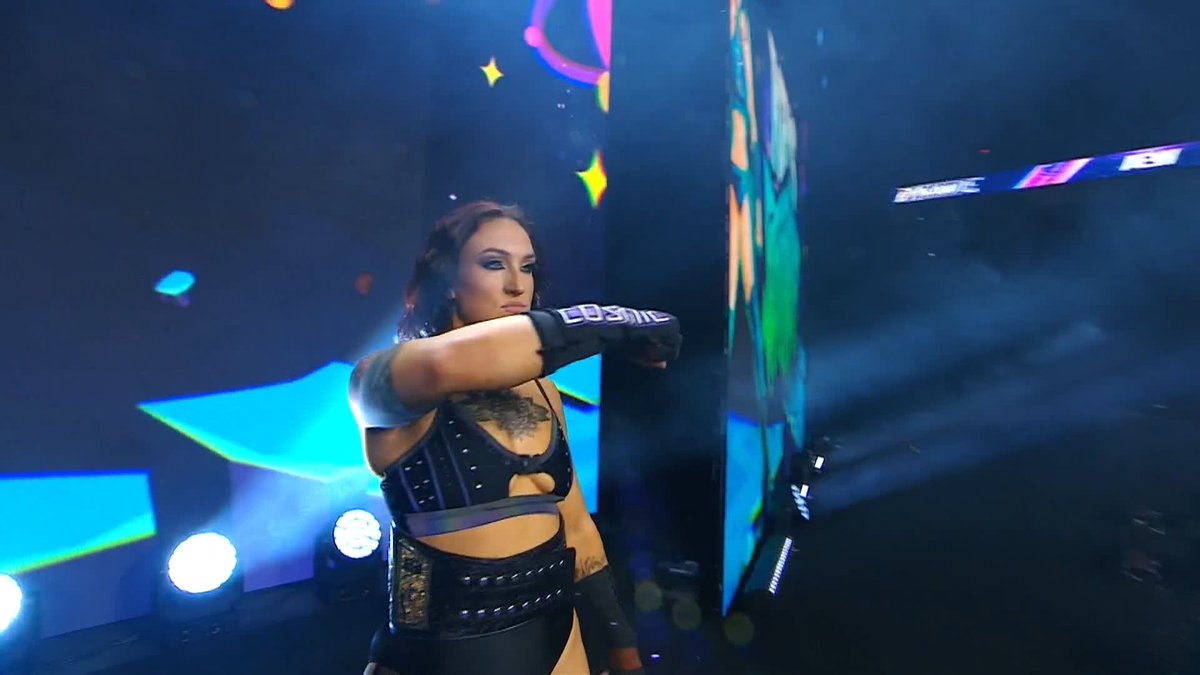 "The Cosmic Killer" @CallMeKrisStat's eyes haven't left @Toxic_Thekla! Watch #AEWDynamite LIVE on TBS & HBO Max