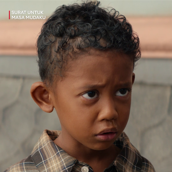 Halim Latuconsina sebagai Boni memang scene stealer di film Surat Untuk Masa Mudaku 😆✨