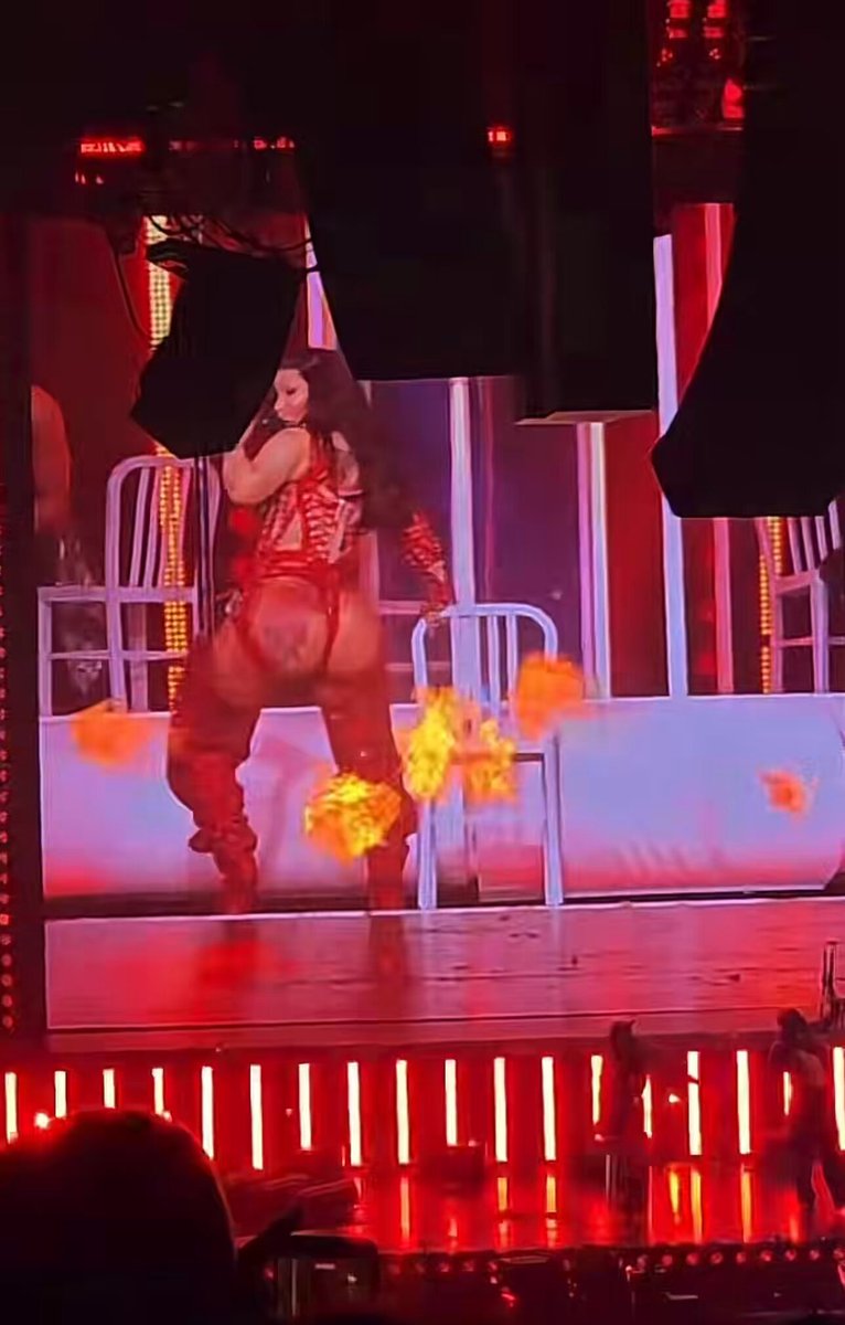 Cardi B is insane for this 😩 #LittleMissDramaTour