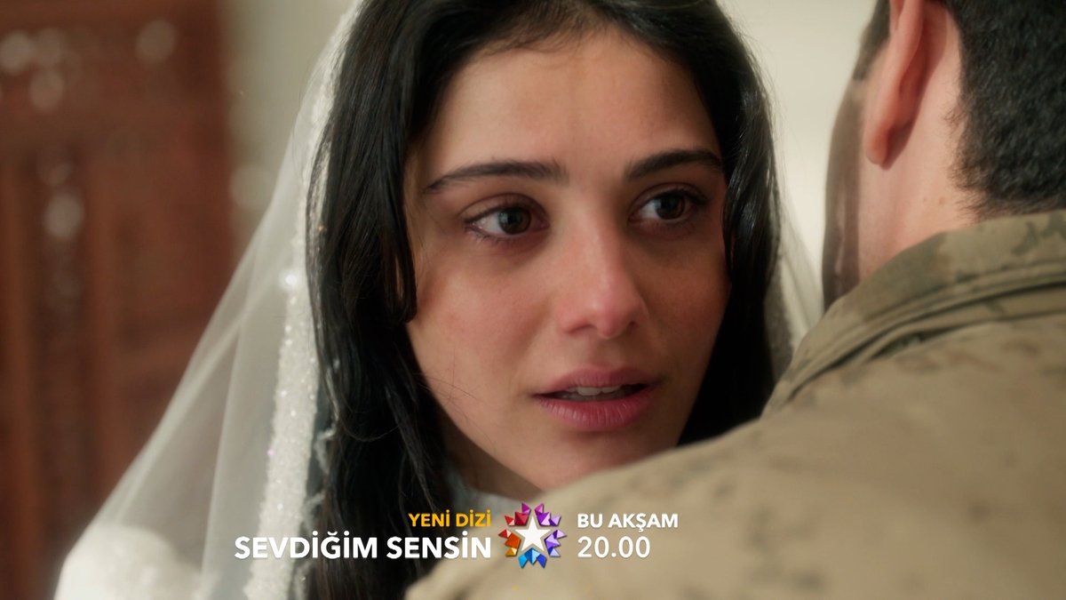 "Kurdeleyi takmak istiyor musun, istemiyor musun?" #SevdiğimSensin ilk bölümüyle bu akşam 20.00'de Star'da! Sevdiğim Sensin