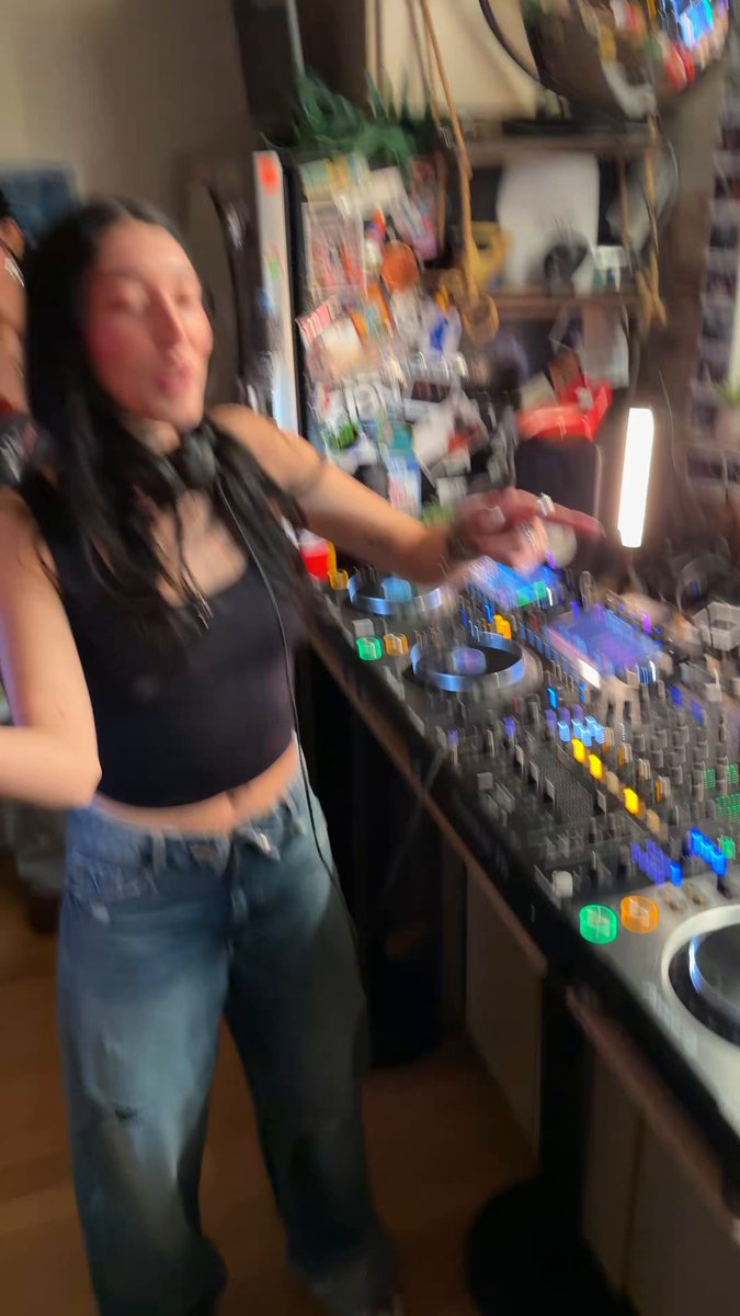 WHATS THE ID????