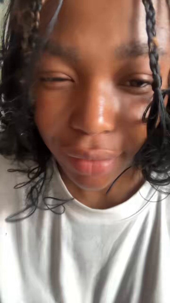Lady pours out her frustration on people after sharing a grape experience and gets hit with “let’s hear the guy’s side of the story” comments🙆‍♂️