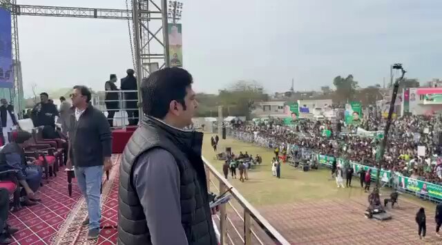 جنرل فیض اپنے انجام کا انتظار کررہا ہے ، جرنل غفور دن کی روشنی میں سڑک پر نہیں آسکتا ، نیازی کانی آنکھ والا دجال بننے کی آخری حدوں پر ہے ثاقب نثار عبرت بن چکا ہے باجوہ ہسپتال میں موت کا انتظار کررہا ہے یاد کروادوں کسی درویش نے کہا تھا میں اپنا معاملہ خدا پر چھوڑتا ہوں 🤲🇵🇰✌️❤️