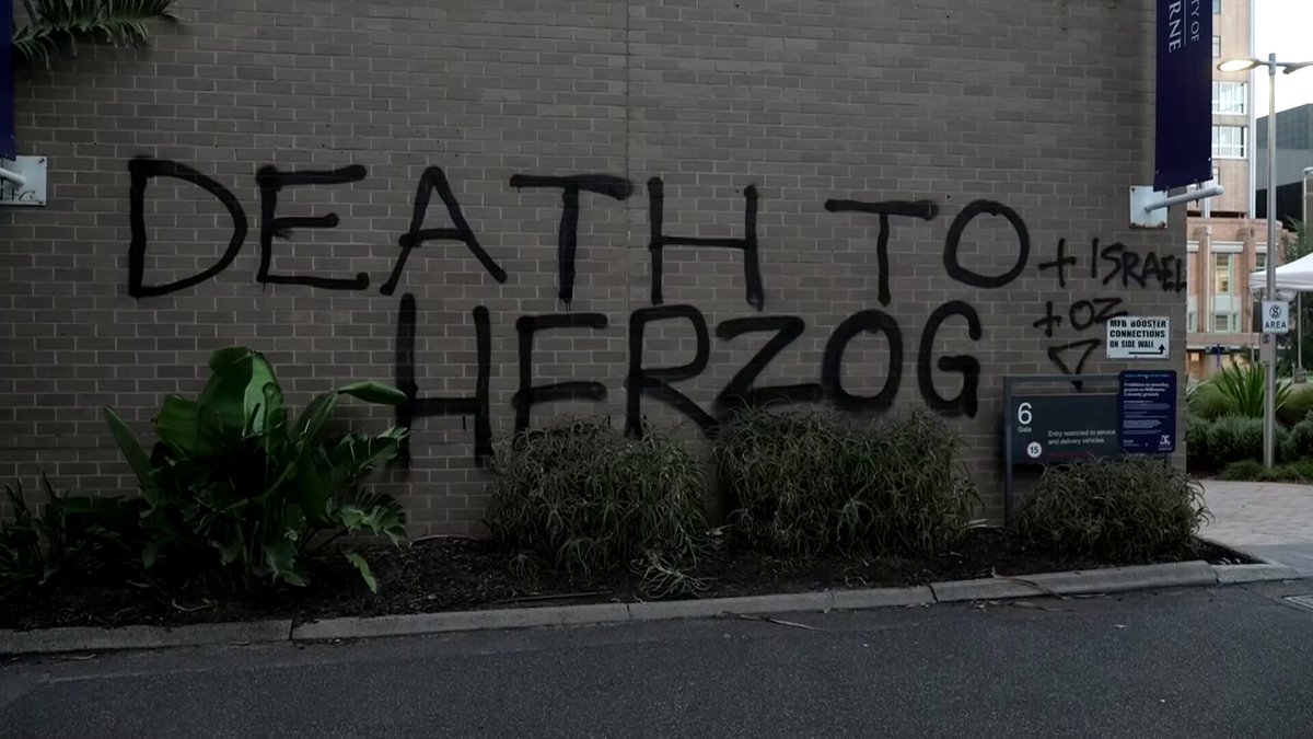 On the final day of his Australia trip, Israeli President Isaac Herzog was met with more demonstrations as pro‑Palestine protesters rallied in Melbourne