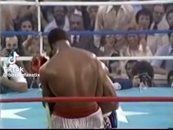 Larry Holmes vs. Ken Norton: One of the great heavyweight wars in boxing history The Night the Easton Assassin became the Heavyweight Champion of the world!