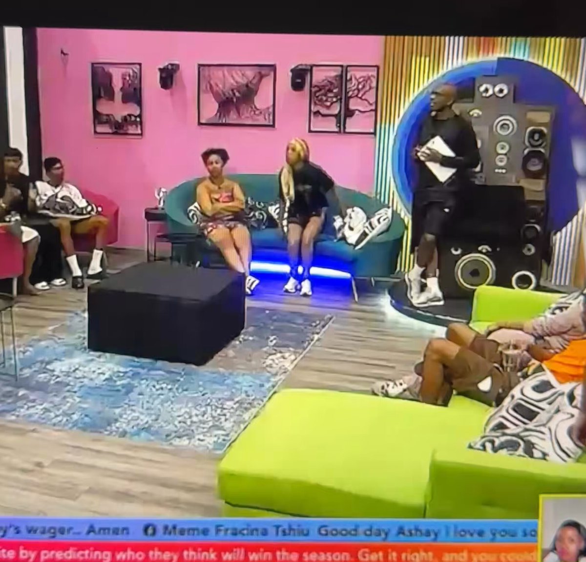 It’s thandeka giving king Wanda morale support for me🤣🤣🤣🔥🔥🔥🔥🔥🔥this gal won’t kee me 🤣🤣I’m sure dat squad will think it’s a shade to dem🤣🤣 #BBMzansiS6 #BBMzansi #ThandekaTshabala