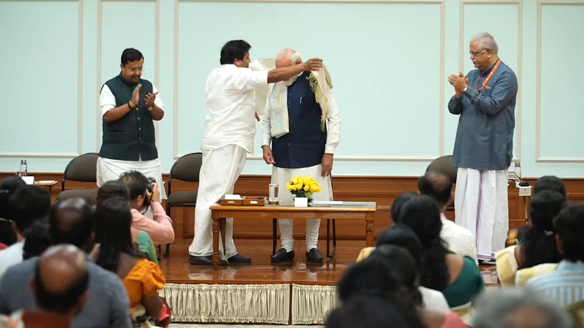 When the saffron wave meets real governance! PM Modi personally guiding Kerala's newly elected BJP panchayat, municipal and corporation members at his official residence in New Delhi. Change is happening, one ward at a time. #BJP4VikasitaKeralam