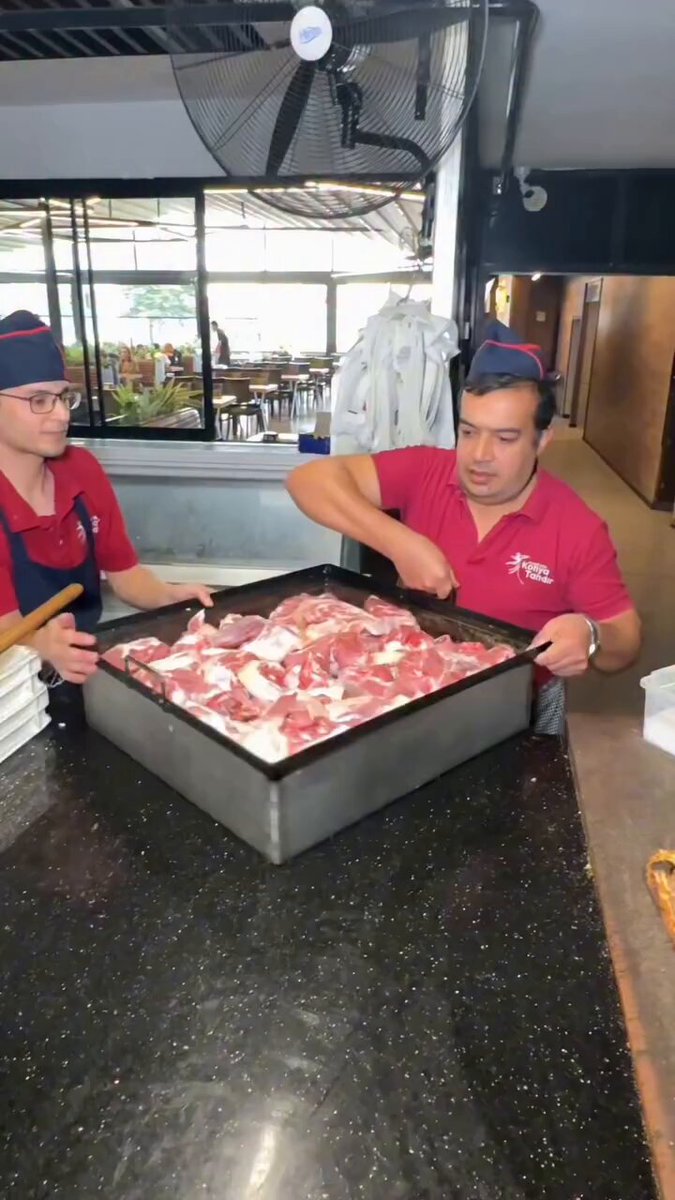 Konya fırın kebabının o iştah kabartan görüntüsünün sırrı döktükleri yağda saklı