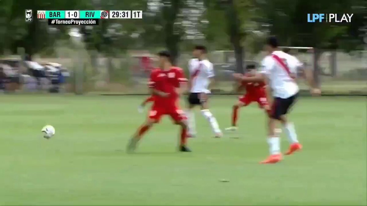 Mirá por lo que EXPULSAN a Thiago Acosta contra BARRACAS CENTRAL. Te cagan hasta en reserva estos.