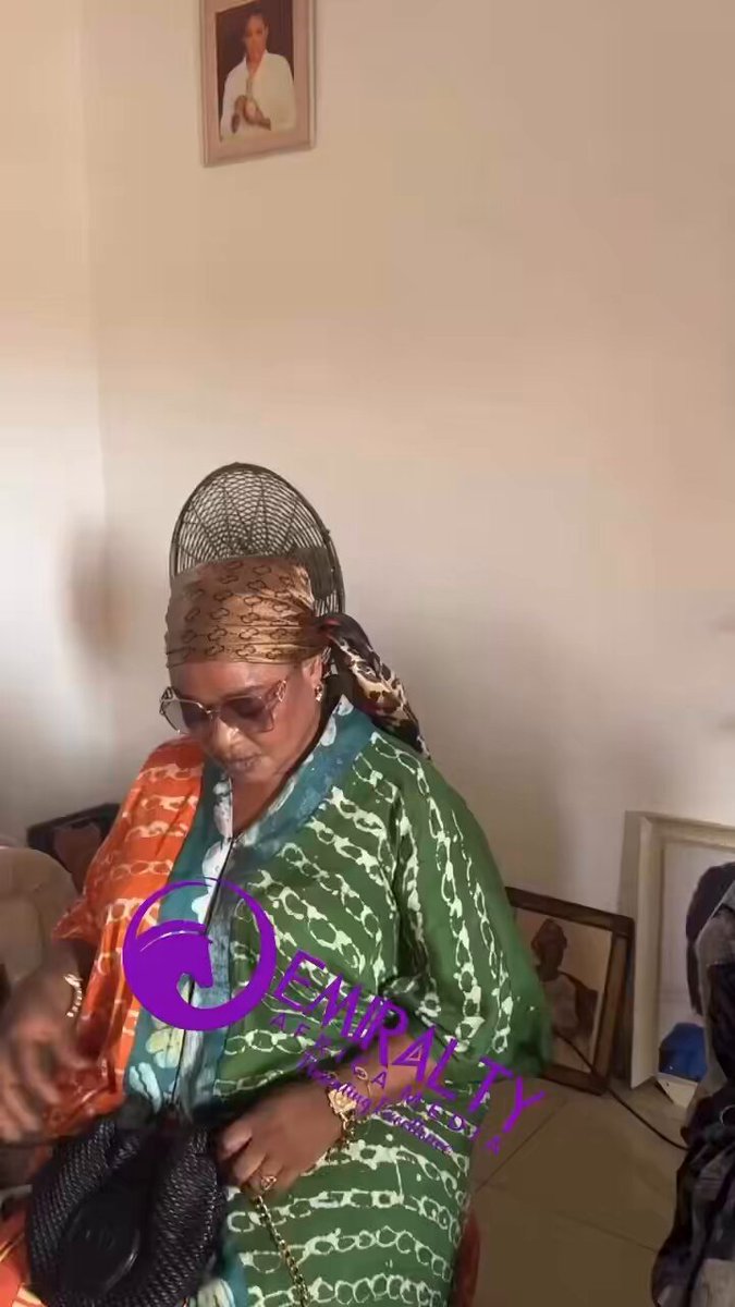 You all will enjoy this 🤣🤣🤣🤣 Toyosi Adesanya is telling the story of Aunty Fathia Balogun from 1991 till date Omooooo Toyosi literally knows the story of everyone in that industry with the date of every event 😂😂😂😂