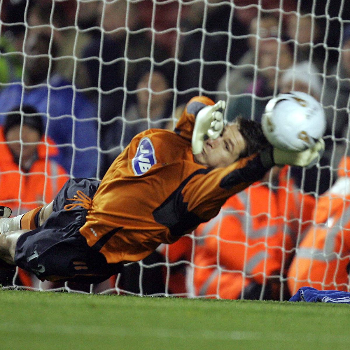 🗣️ "It was one of the best nights I've had in football!" 💙 🧤 We caught up with Mike Pollitt to discuss 𝙏𝙃𝘼𝙏 famous night at Highbury. 👇 #wafc 🔵⚪️