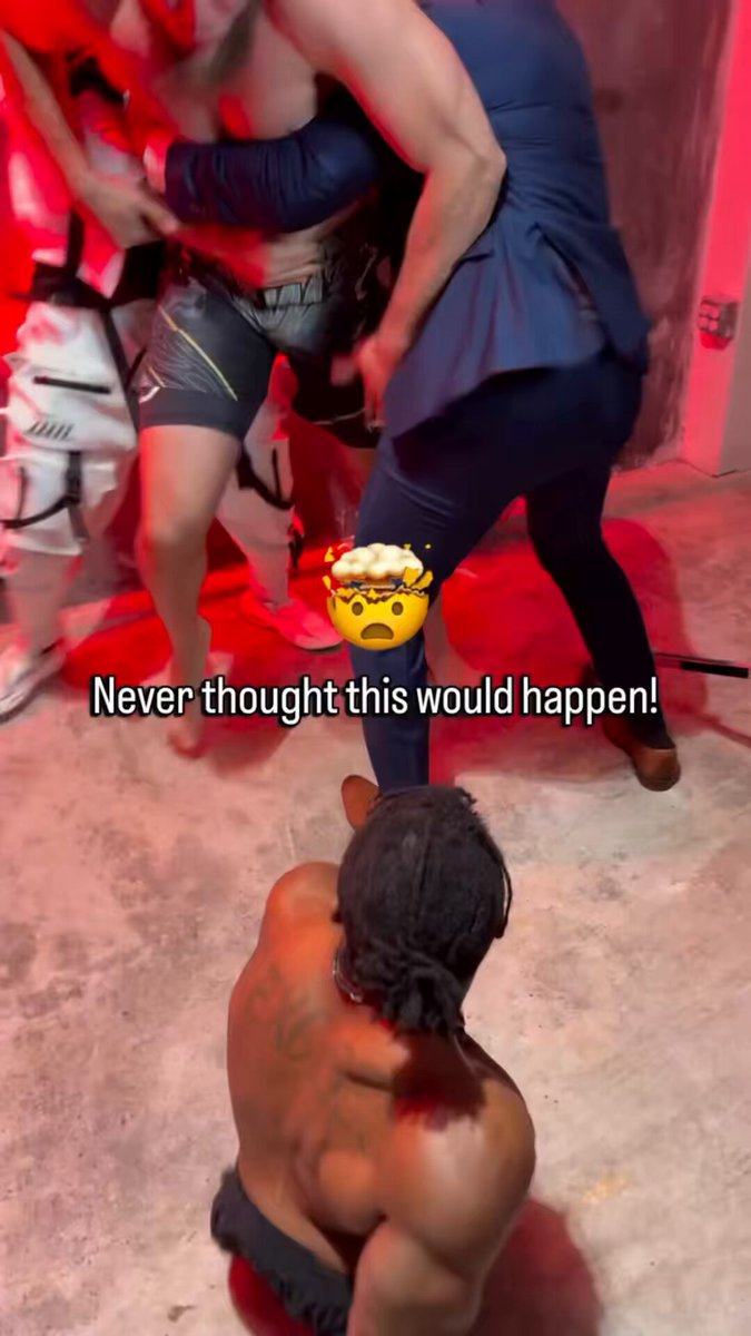 Valter Walker and Zion Clark faced off ahead of their grappling match “Everybody thinks I’m gonna take it easy on him because he has no legs. I will smash this motherf***er bro.” 😭😭 (via KARATE COMBAT)