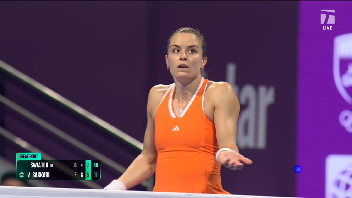 THE DRAMA IN DOHA 😨 This video review of a double bounce came at a pivotal moment for both Swiatek and Sakkari 🫢 #QatarTotalEnergiesOpen